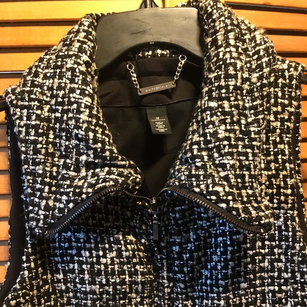 White House Black Market Black & White Boucle Vest - Picture 5 of 12